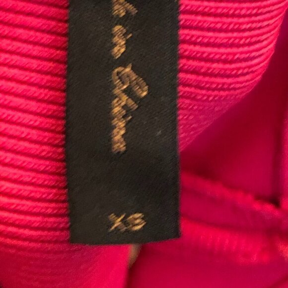 BCBGMAXAZRIA Bandage Red Mini Skirt Size XS EUC CLOSET CLEAR-OUT! - Picture 9 of 9